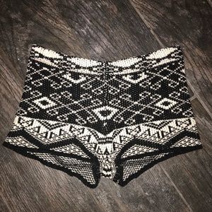 Ecote brand crochet shorts size Small